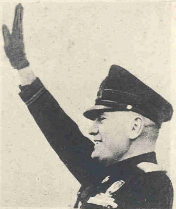 Mussolini-in-BW.jpg